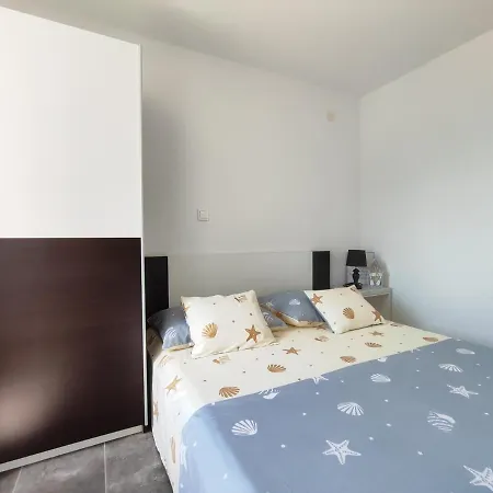 Nada Mustapic Daire Brela