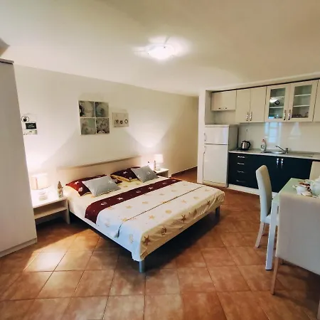 Nada Mustapic Апартаменты *