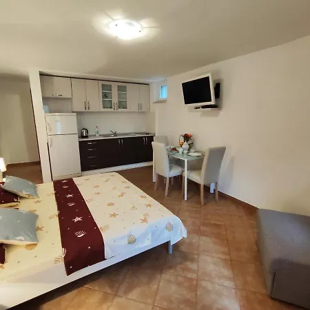 Nada Mustapic Апартаменты Брела