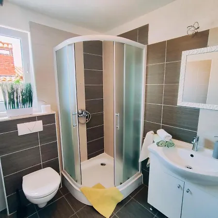 Nada Mustapic Апартаменты Брела