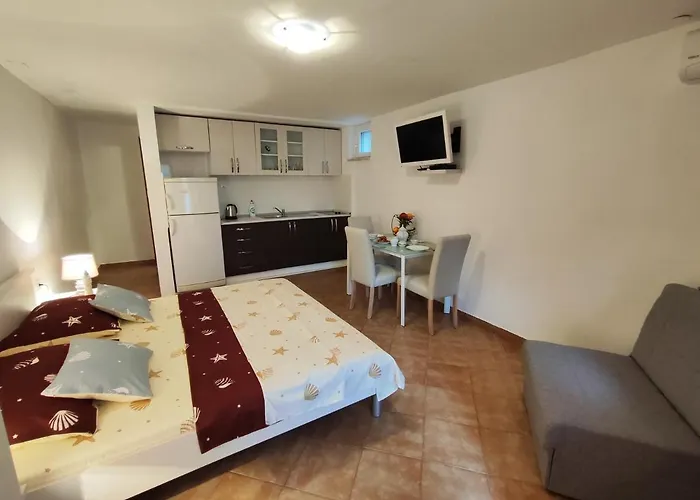 Nada Mustapic Apartamento Brela