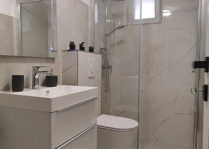 Nada Mustapic Apartamento Brela